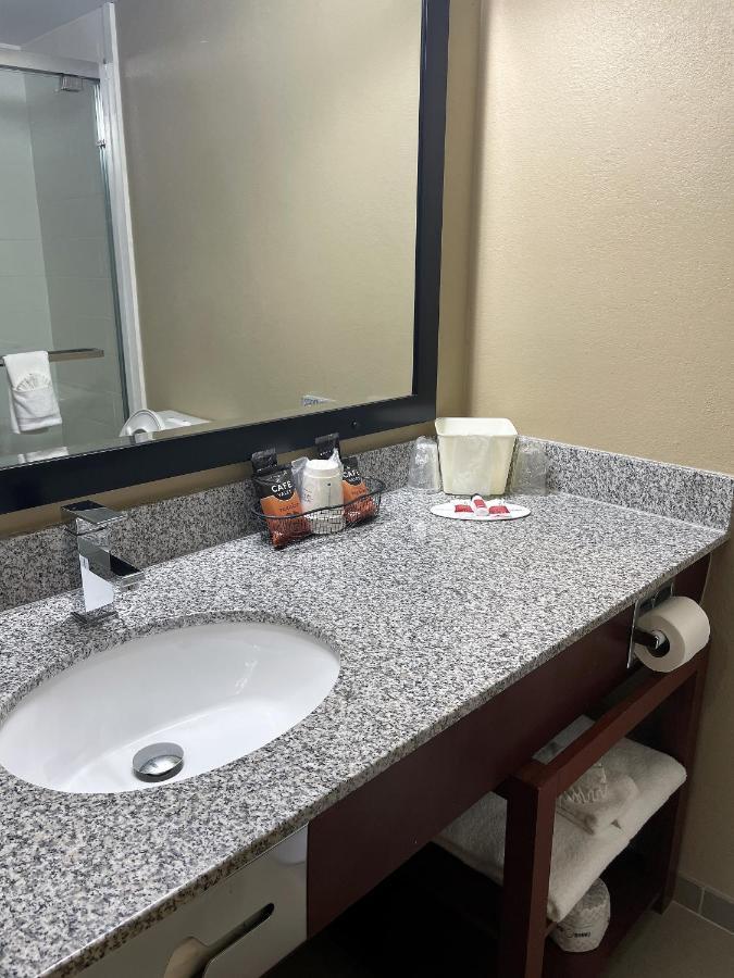 Super 8 By Wyndham Raleigh North East Hotel Kültér fotó
