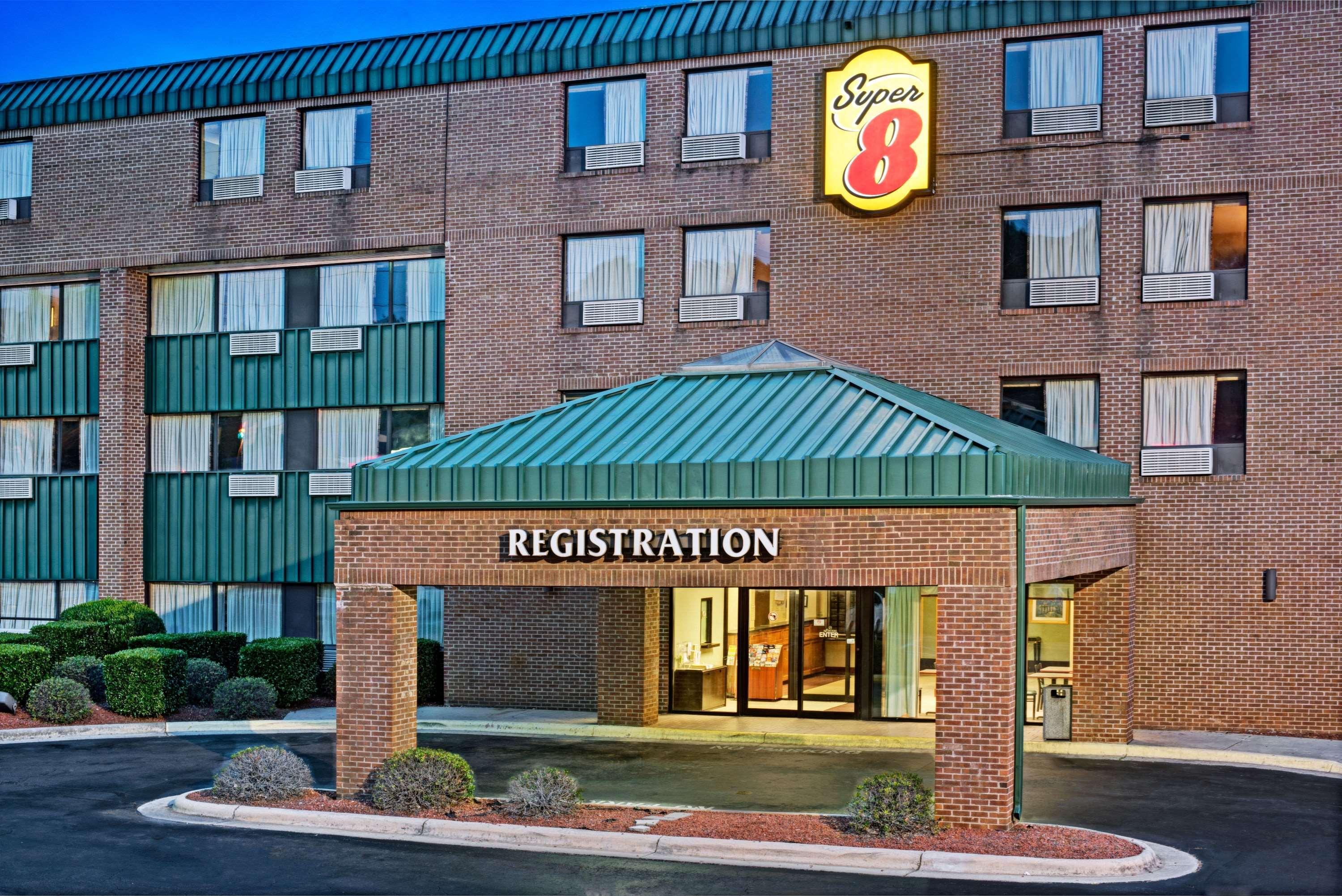 Super 8 By Wyndham Raleigh North East Hotel Kültér fotó